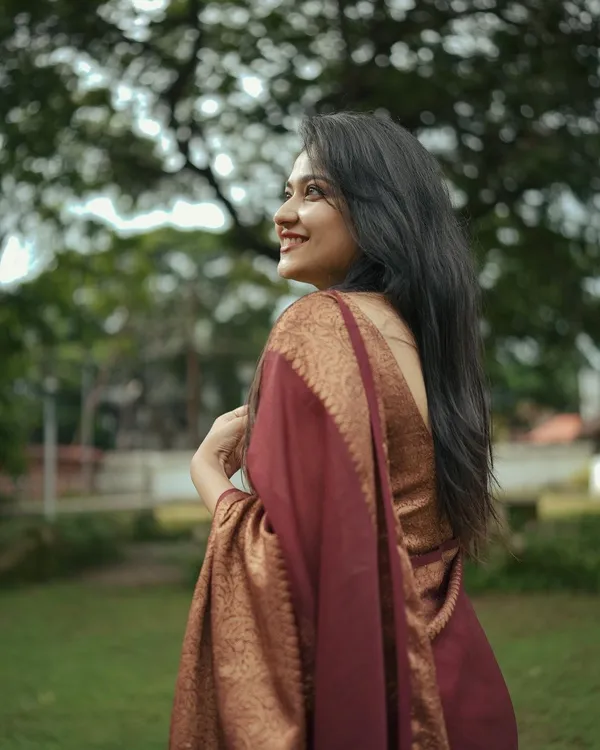 MAROON_PURE_BANARASI_SAREE